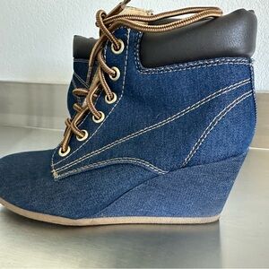 Blue Jean,  ankle boots lace in the front size 7/8 like new